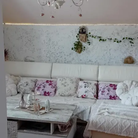 Apartment Thea 100m2 With 2 Bathrooms For 5 Guests *