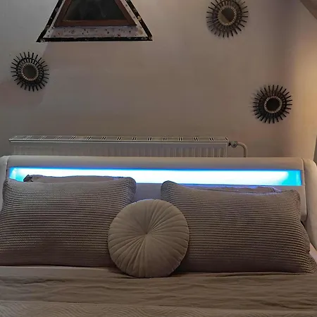 Thea 100m2 For 5 Guests In Rose Λιουμπλιάνα