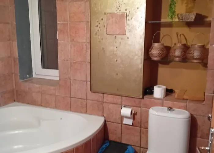 Thea 100m2 For 5 Guests In Rose * Liubliana