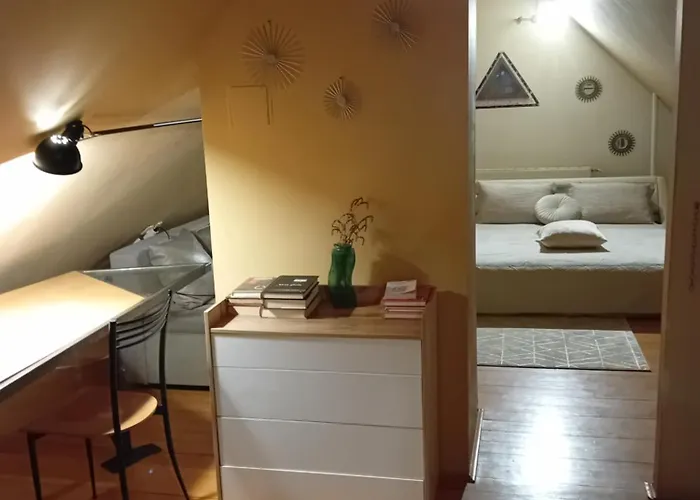 Thea 100m2 For 5 Guests In Rose * Liubliana