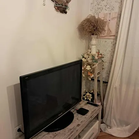 Thea 100m2 For 5 Guests In Rose *